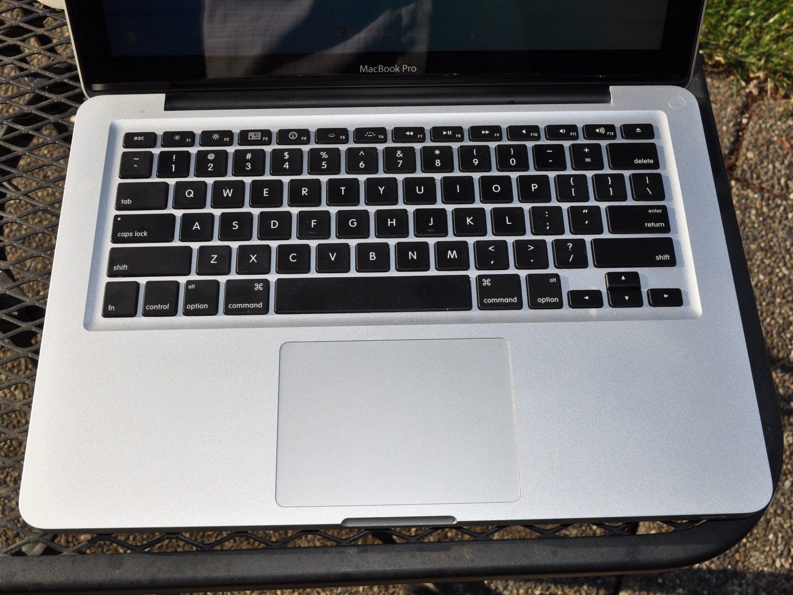 print-screen-button-on-macbook-pro-keyboard