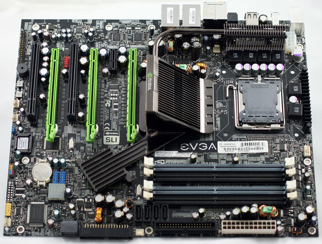 http://images.anandtech.com/reviews/chipsets/nvidia/nforce-780i/evga_lrg.jpg