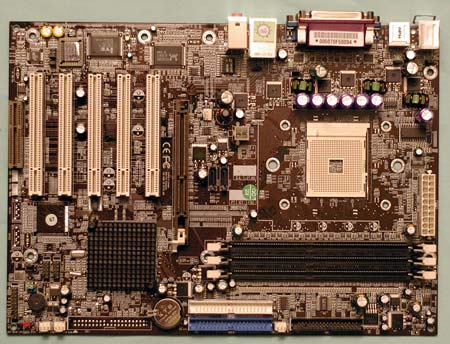 http://images.anandtech.com/reviews/chipsets/roundups/2004/socket754/chaintech.jpg