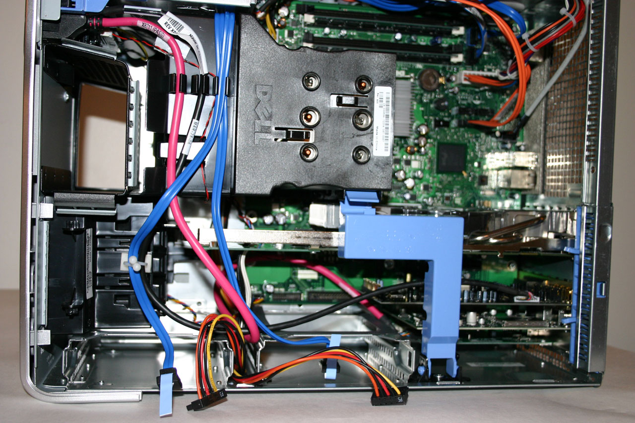Internals and Construction - Dell XPS 410: Core 2 Duo for the Masses