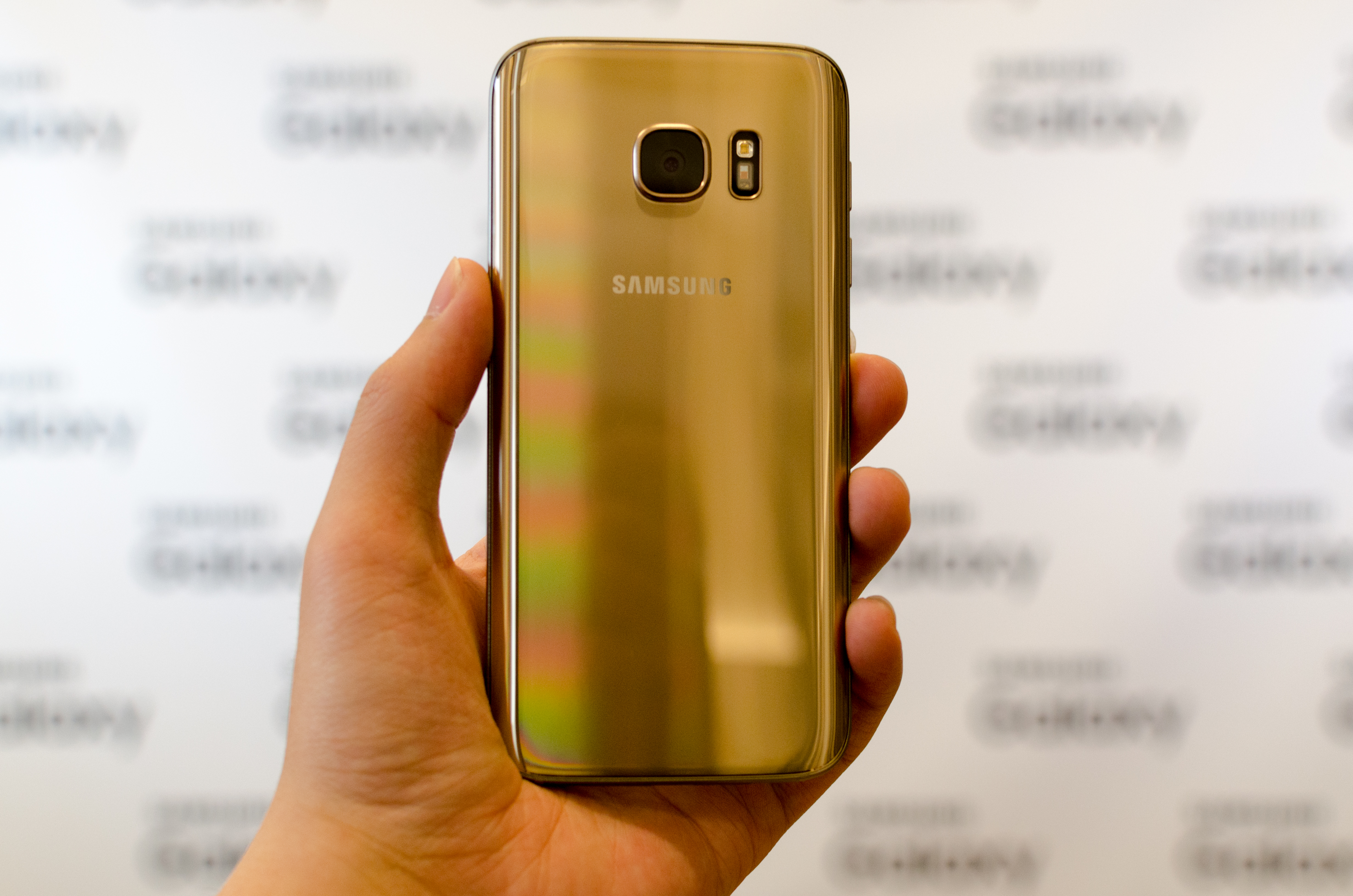 Bewijs biografie alarm Hands On With the Samsung Galaxy S7 and S7 edge