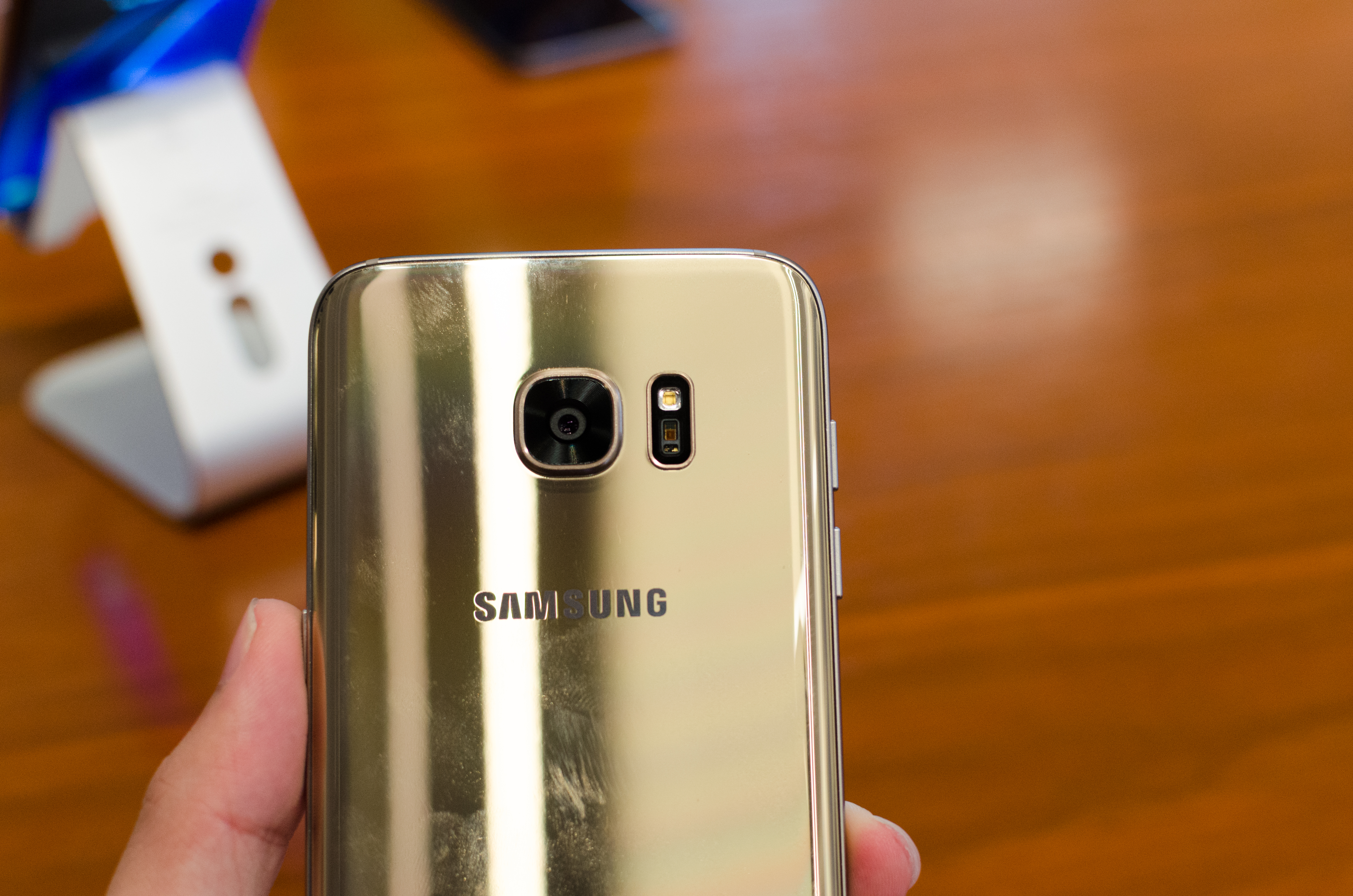 Hands On Samsung Galaxy and S7 edge