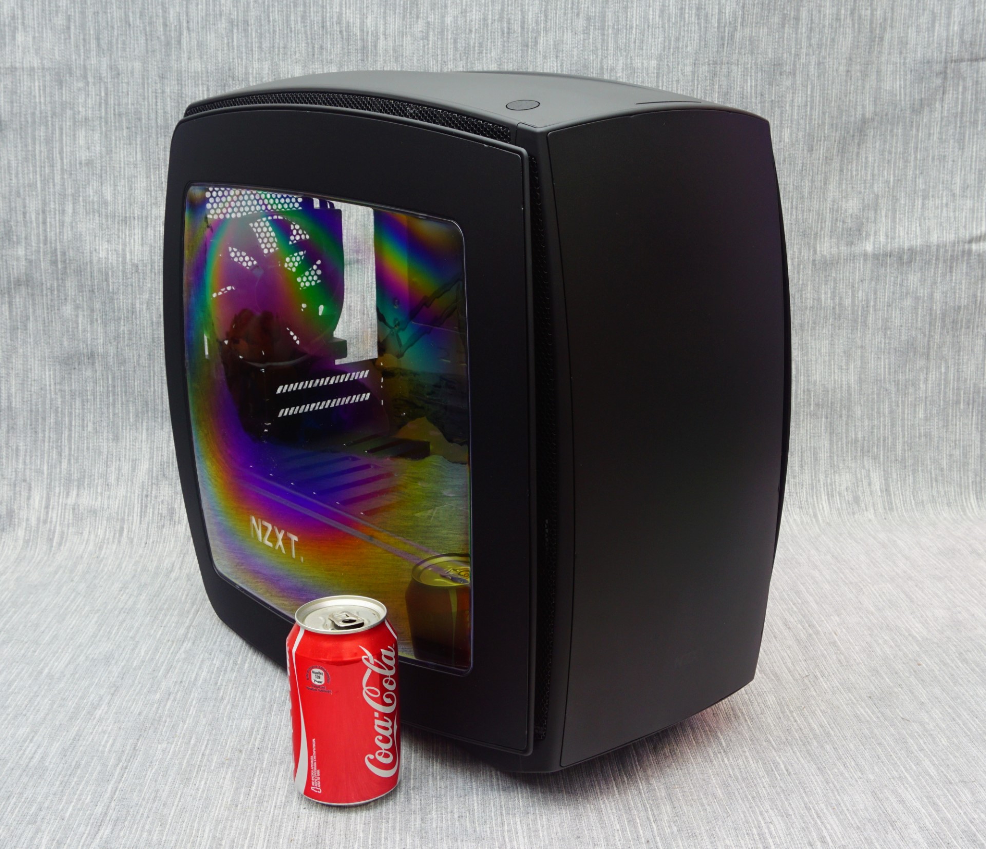 The Exterior of the NZXT Manta - The NZXT Manta mITX Case Review