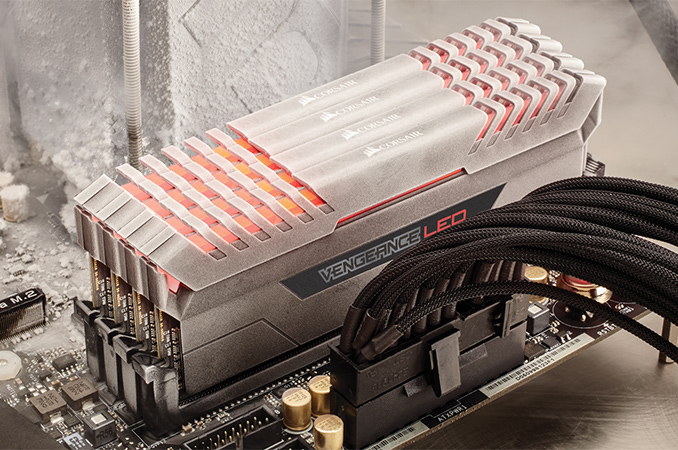 mørkere svag makeup Corsair Unveils Vengeance LED Modules: DDR4 Gets Lighting, 4333 MT/s  Data-Rate