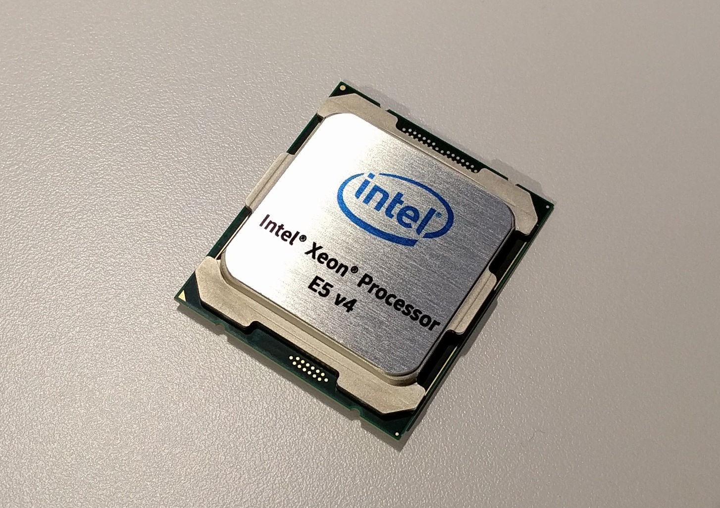 Cpu 16 cores. Процессор Intel Xeon e5-2699v4. Xeon e7 8890 v4. Xeon e7-8894 v4. Intel Xeon e5-2600.