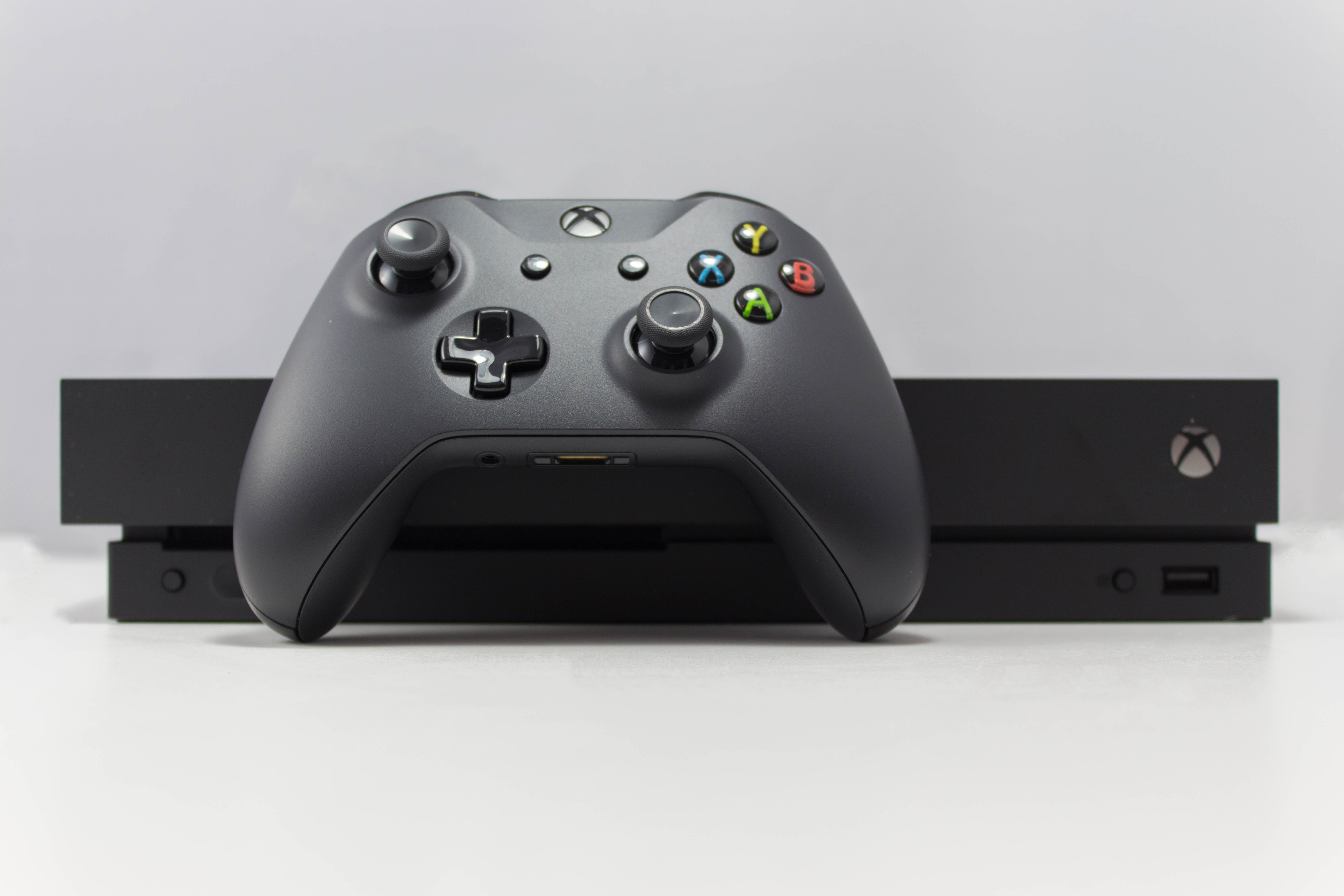 The Xbox One X Design - The Xbox One X Review: Putting A Spotlight