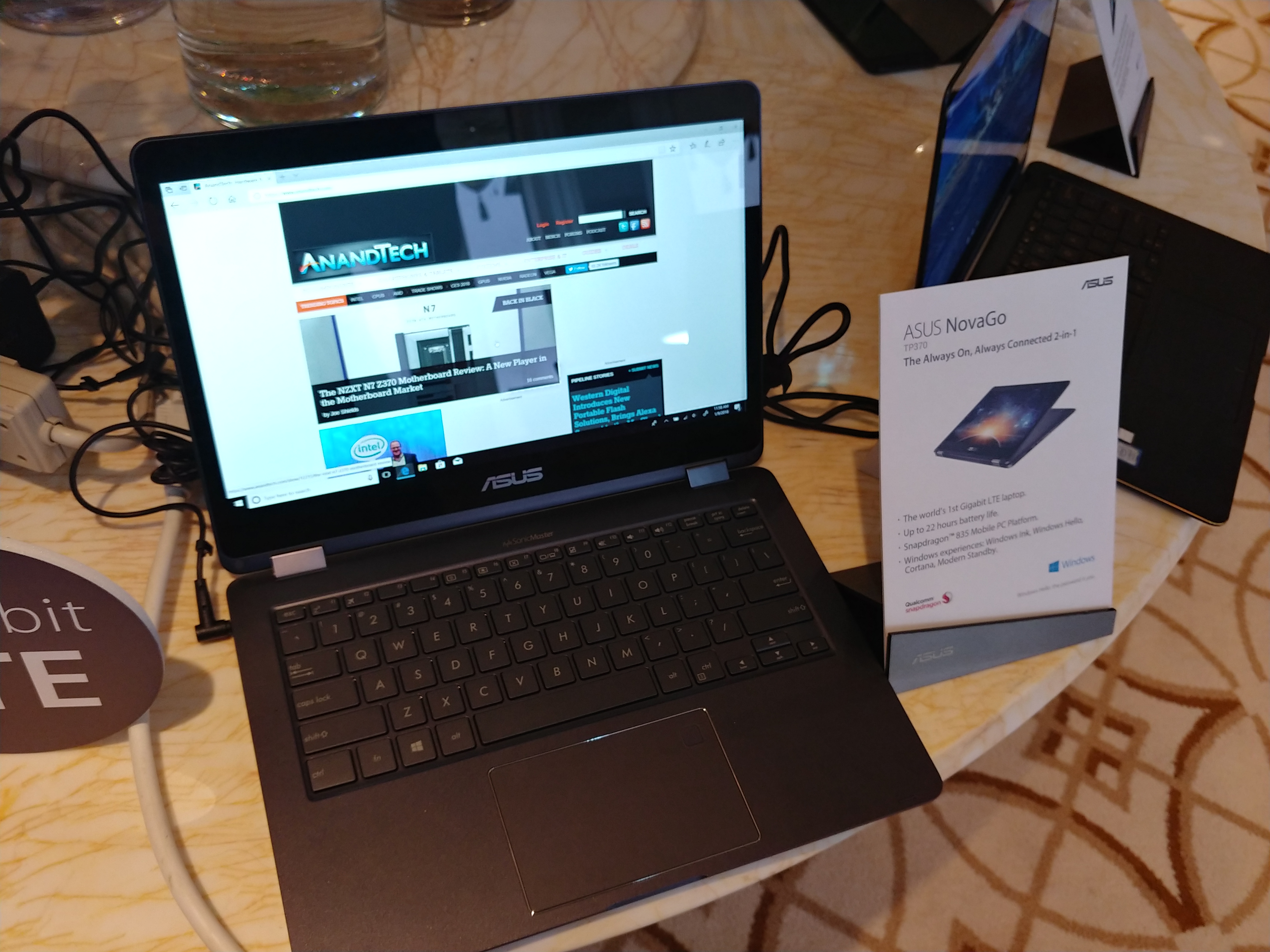 Meet NovaGo: the ARM-based Windows 10 laptop with a 22-hour battery and LTE  - Edge Up