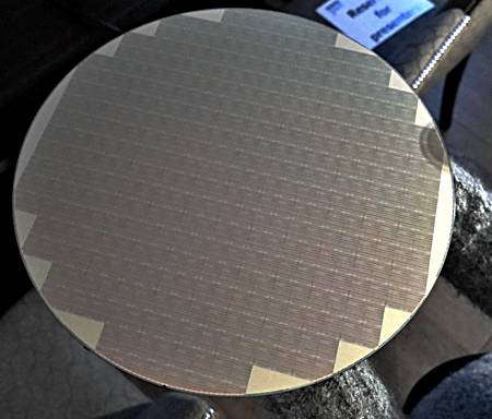 micron_qlc_chip_wafer_a_575px.jpg