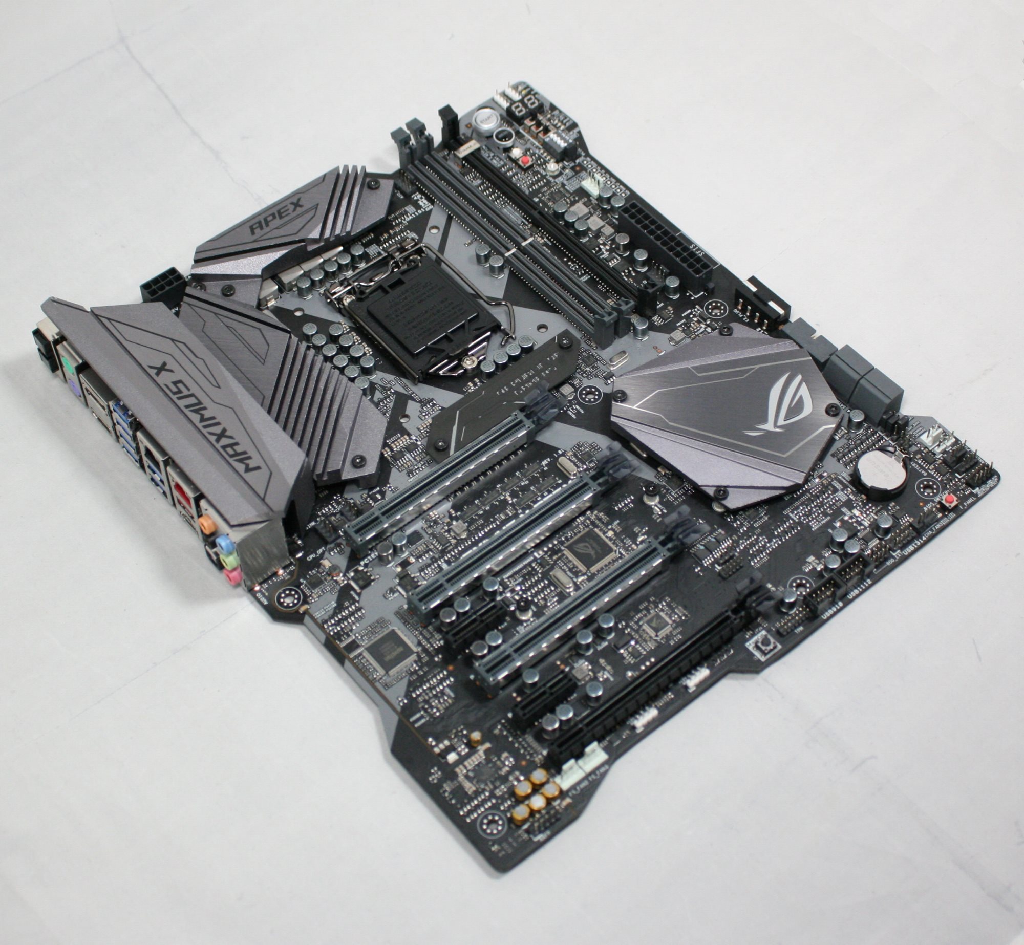 PC/タブレット PCパーツ The ASUS ROG Maximus X Apex Review: X Marks the Spot, Literally
