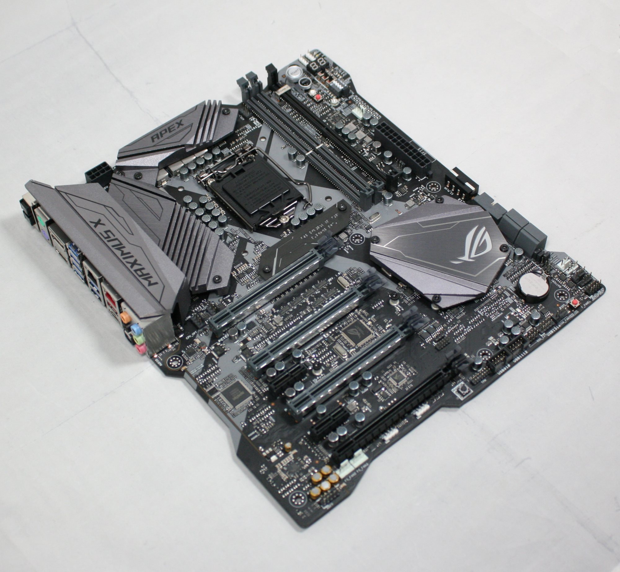 The ASUS ROG Maximus X Apex Review: X Marks the Spot, Literally