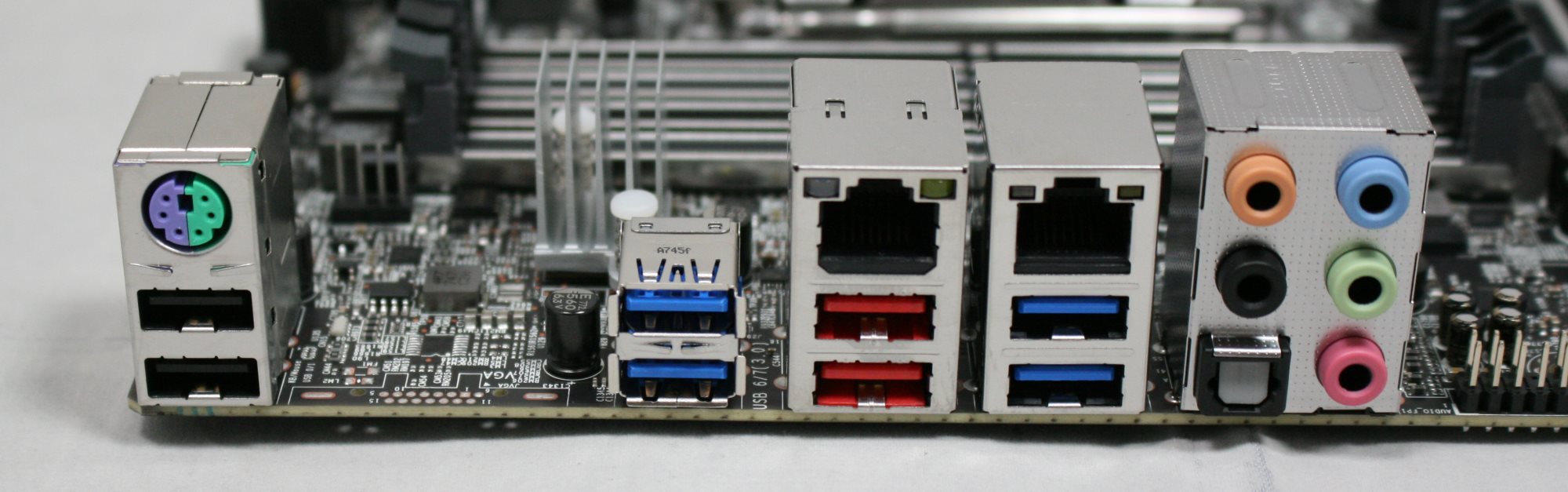 The Supermicro X11SRA Motherboard Review: C422 based Workstation