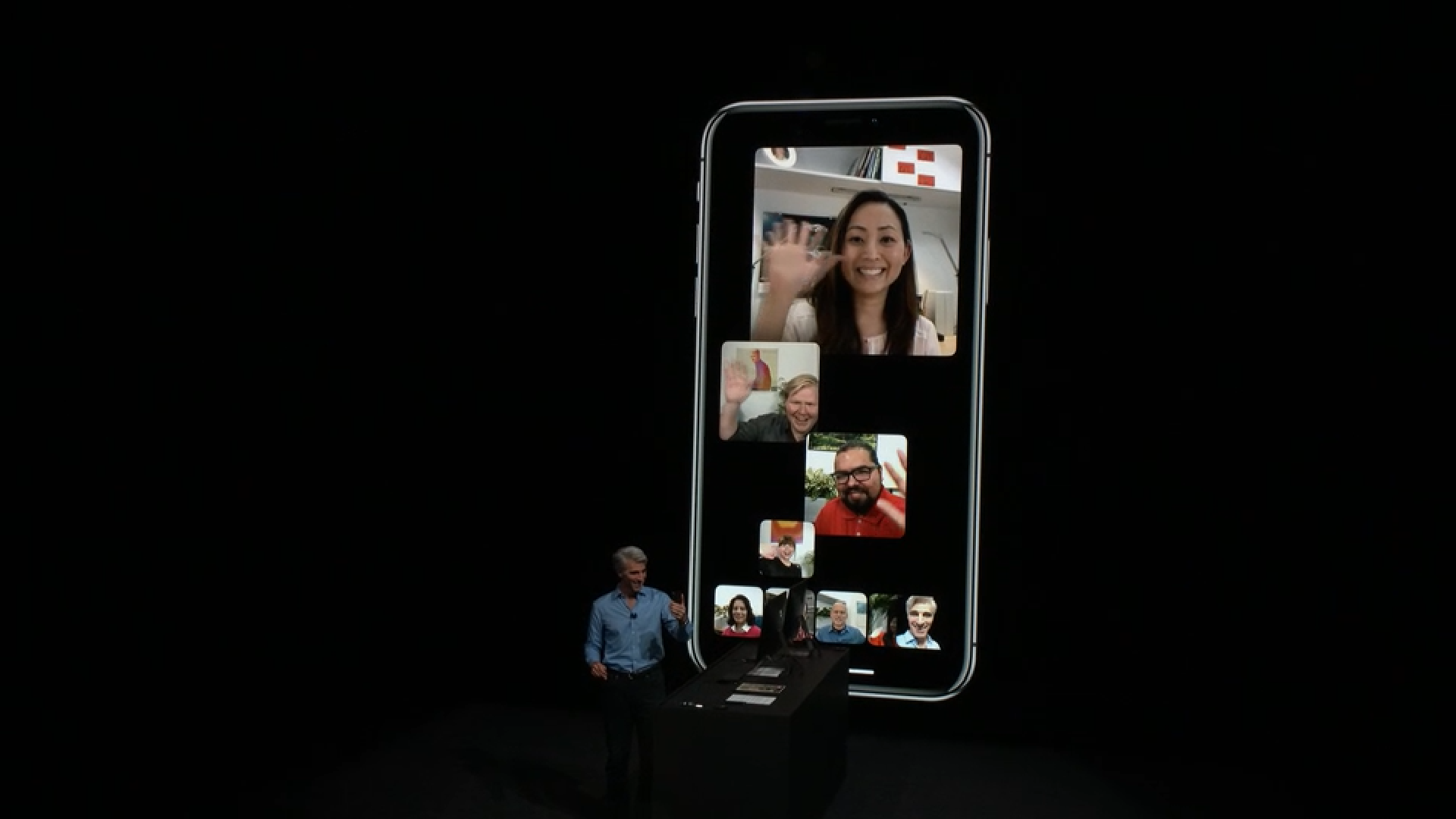 Как видеть айфон на другом айфоне. Групповые FACETIME. FACETIME Apple. Как айфон видит человека. Как сфотографировать во время FACETIME.