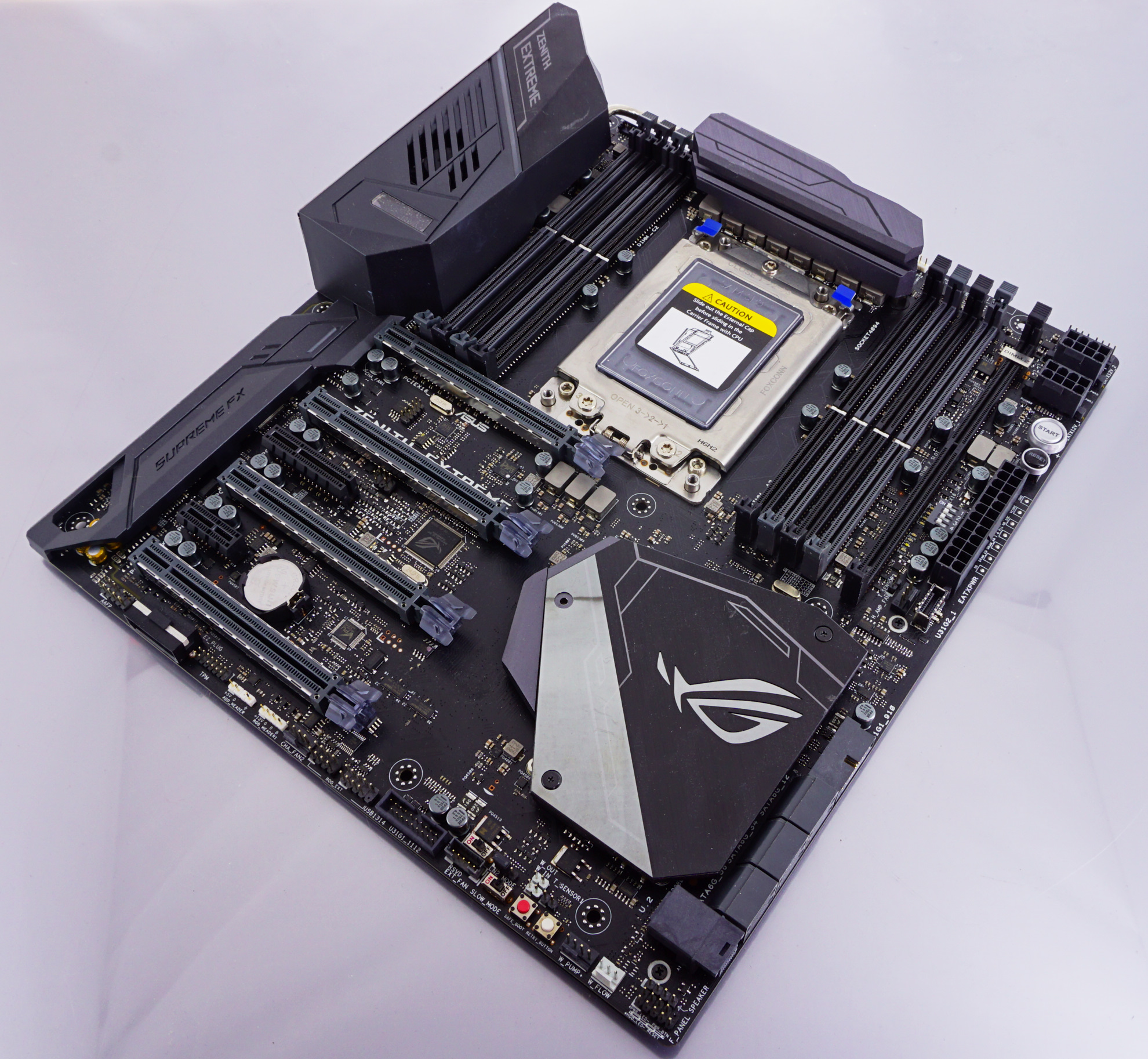 Asus rog extreme. ASUS Zenith extreme x399. ROG Zenith extreme x399. ASUS ROG Zenith extreme x399. ASUS ROG Zenith extreme SATA.