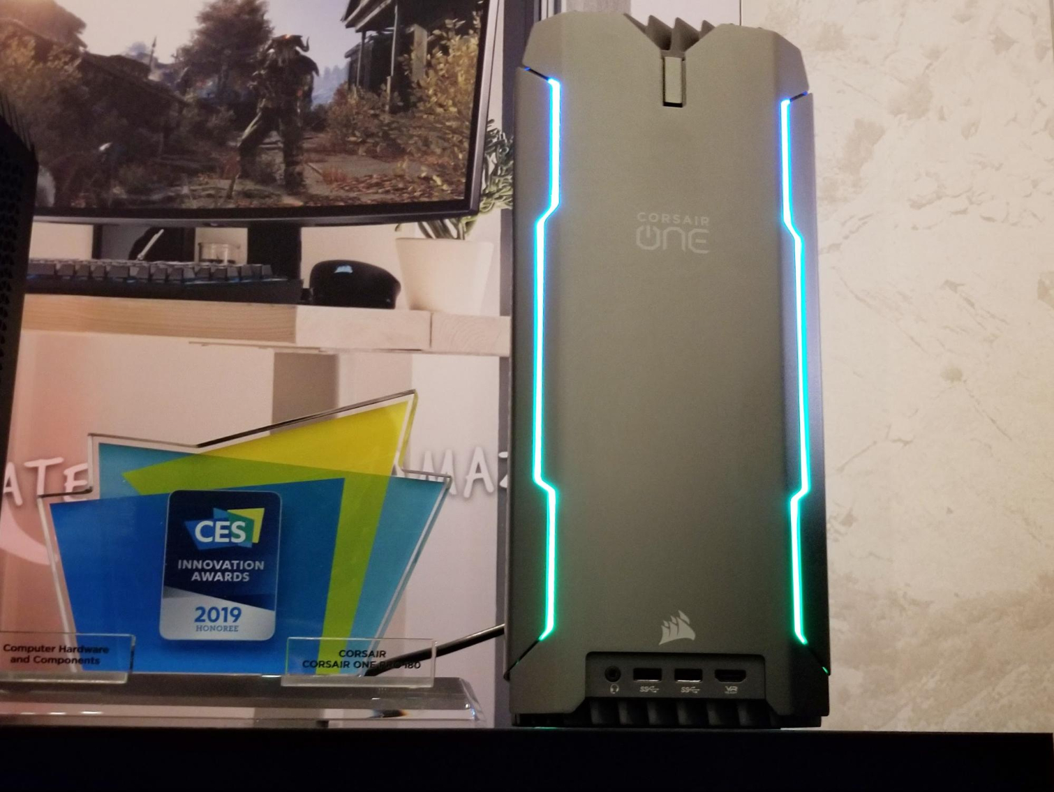 Corsair One Pro i180: New Flagship Mini-PC with i9-9920X and RTX 