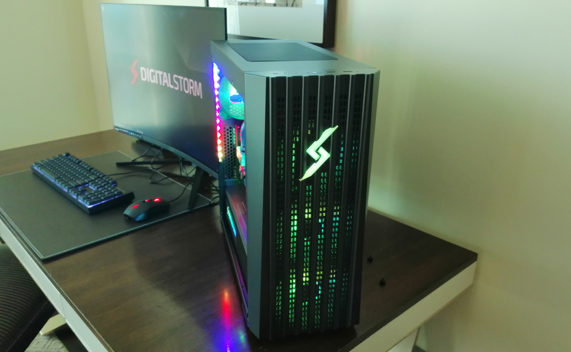 Ces 2019 Digital Storm Entry Level Vanquish Pc With Bespoke Chassis