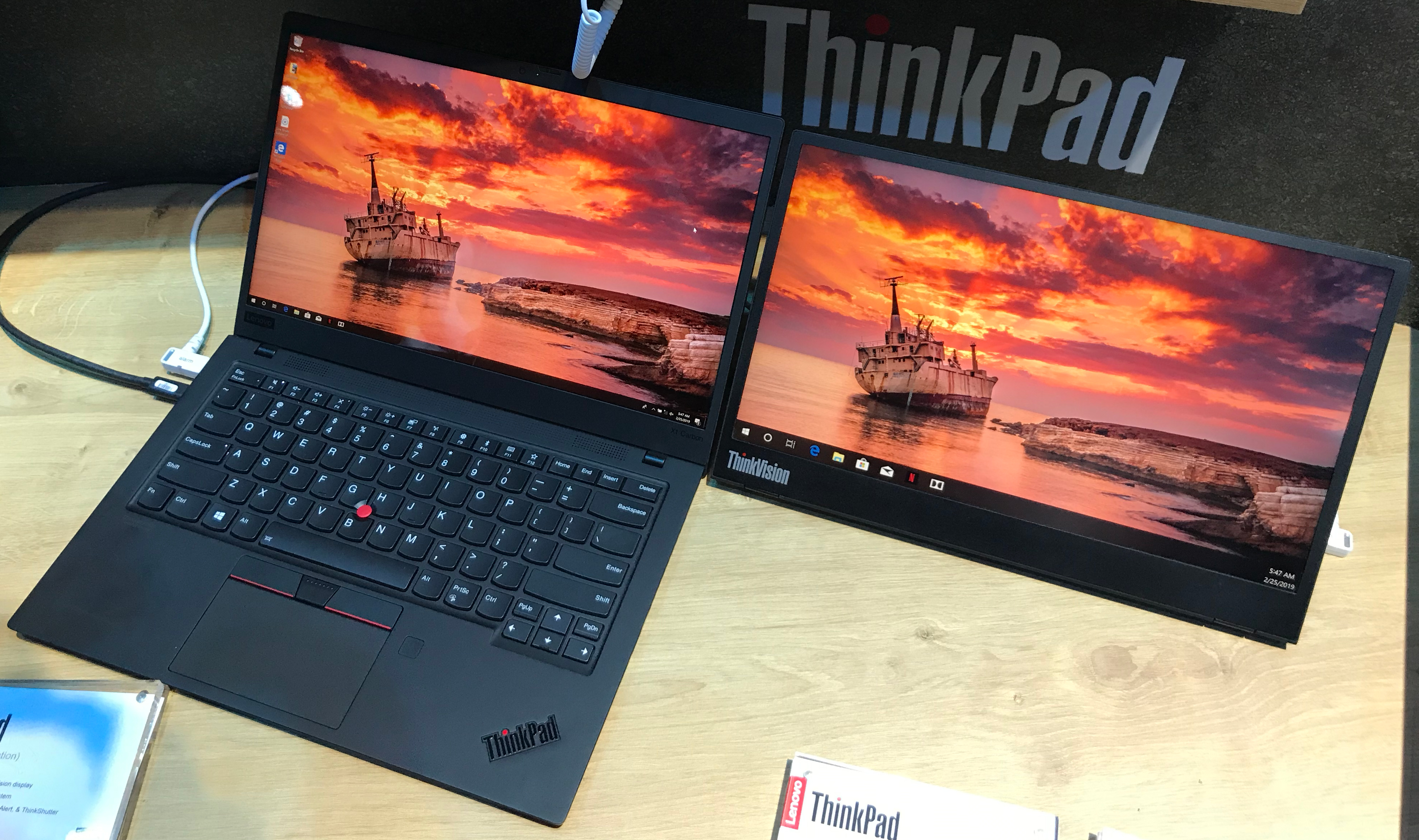 Lenovo's New 595-Gram Portable Display: The ThinkVision M14 USB-C