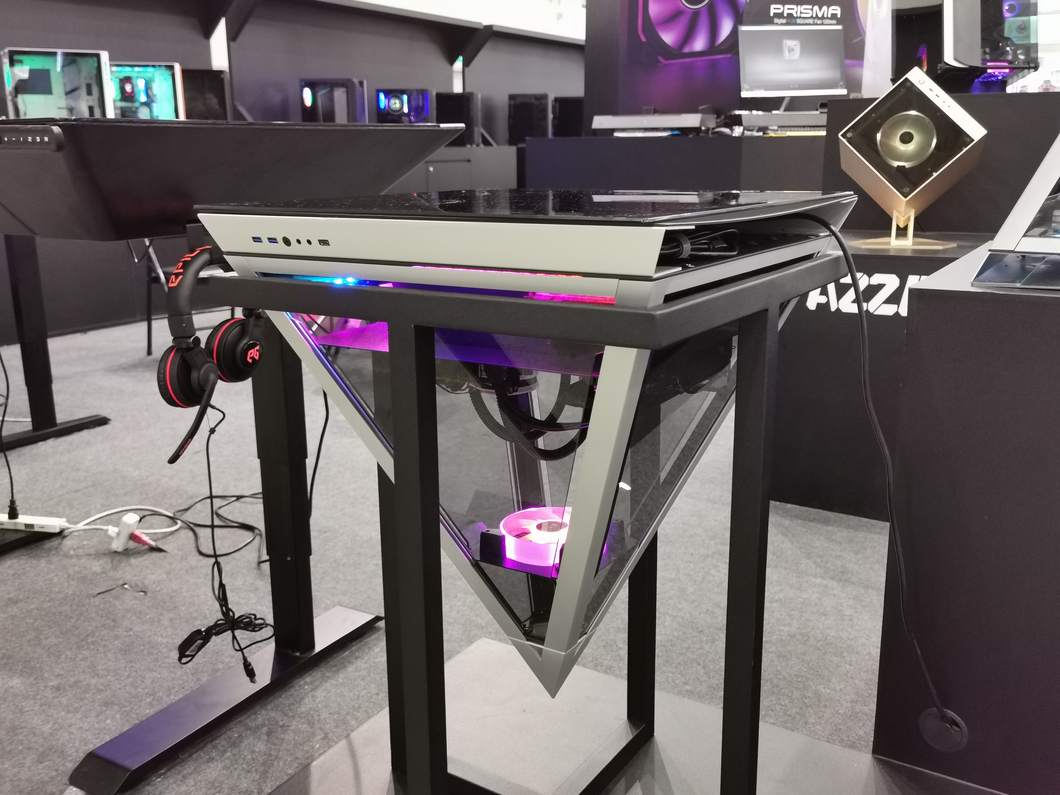 Azza S Pyramid Chassis The Up Side Down Case But Also A Table