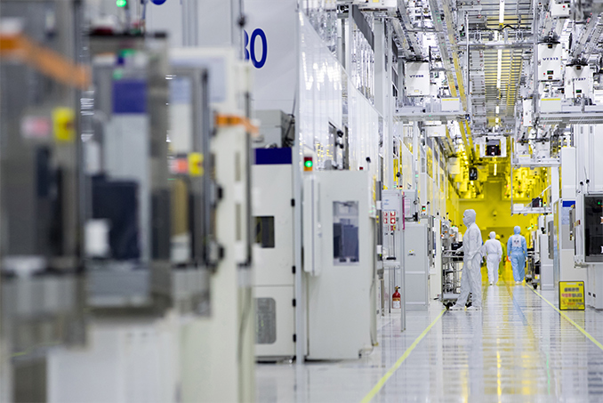 Samsung’s Aggressive EUV Plans: 6nm Production in H2, 5nm & 4nm On Track