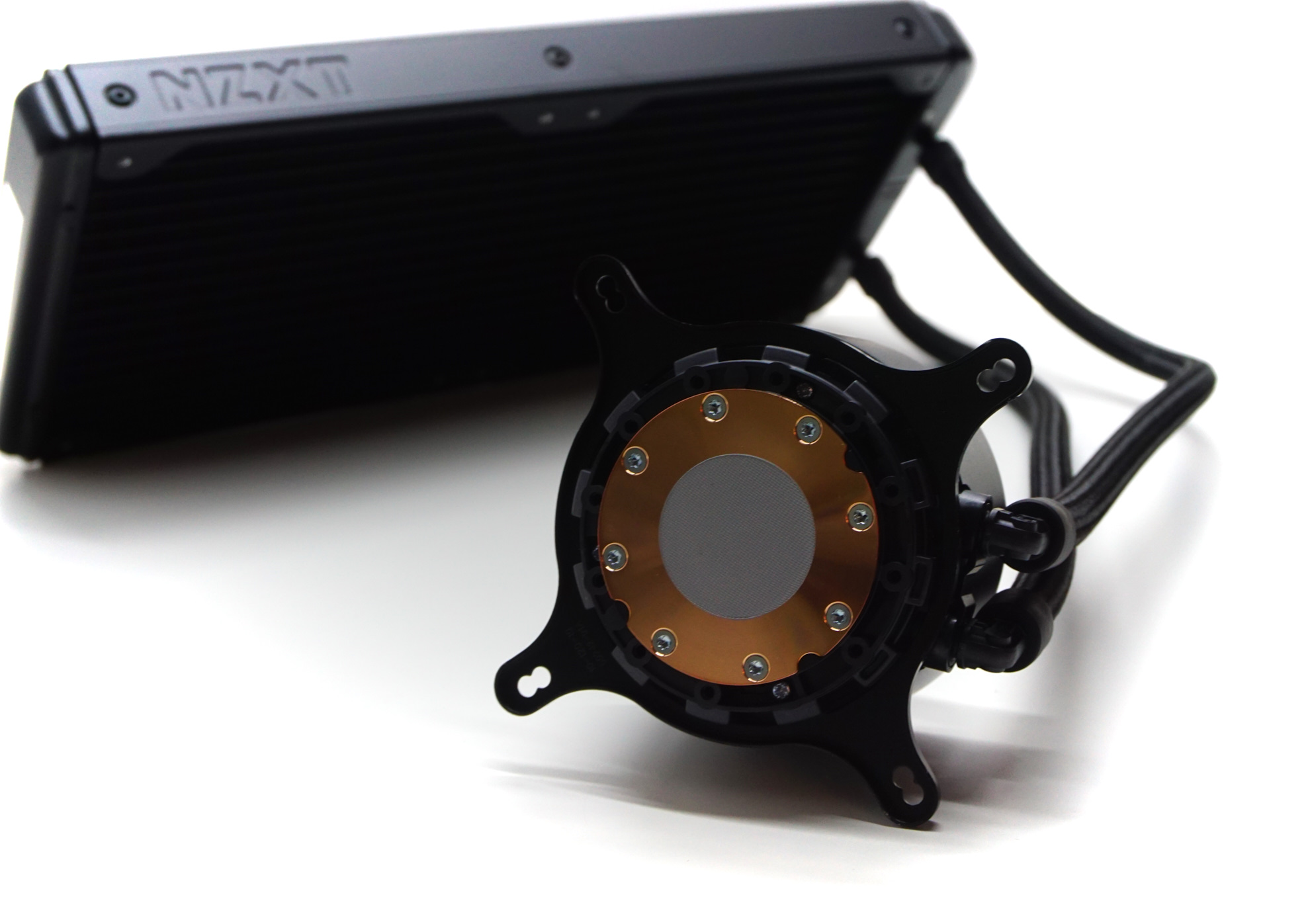 The Nzxt Kraken Z63 X73 Aio Cooler Review Shiny On Top Solid Underneath