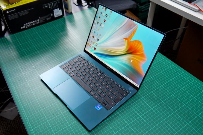 Display, Battery Life, Charging - Huawei MateBook X Pro (2021