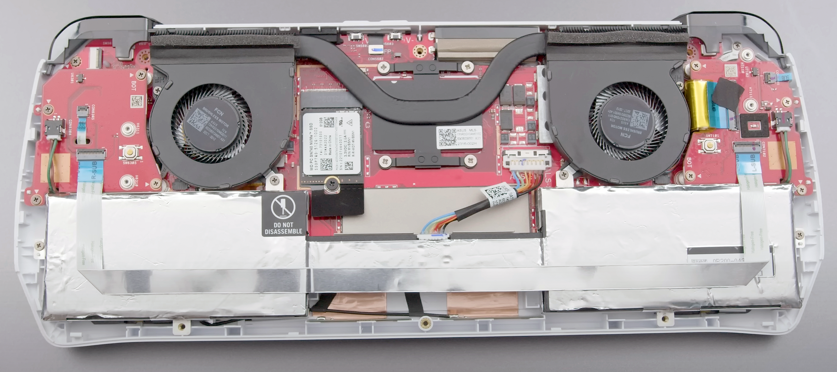 https://images.anandtech.com/doci/18801/asus-rog-ally-dave2d-internals.png