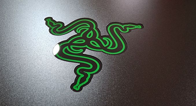 Razer%20Blade%2014%20Lid_575px.jpg