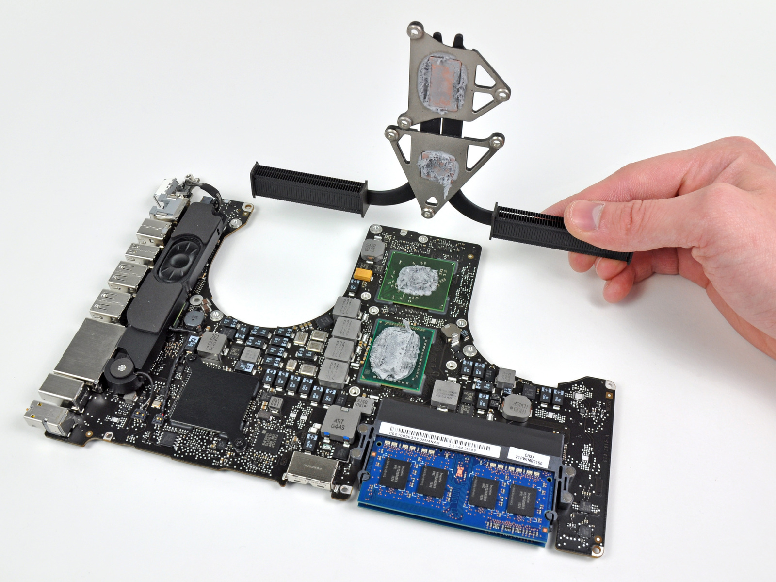 apple macbook pro 2011 graphics card