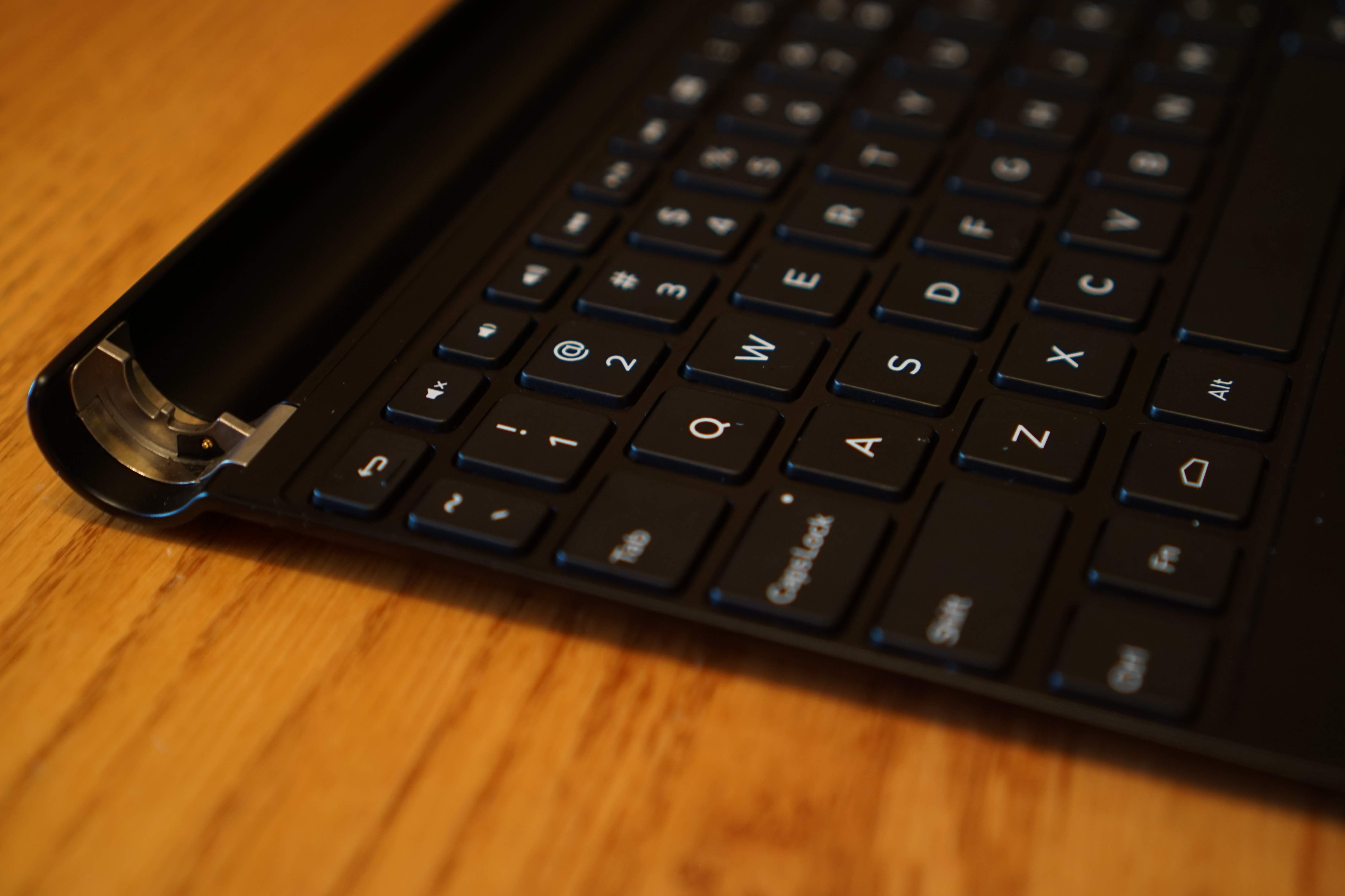 Using The Keyboard Dock - The Dell Venue 10 7040 Review
