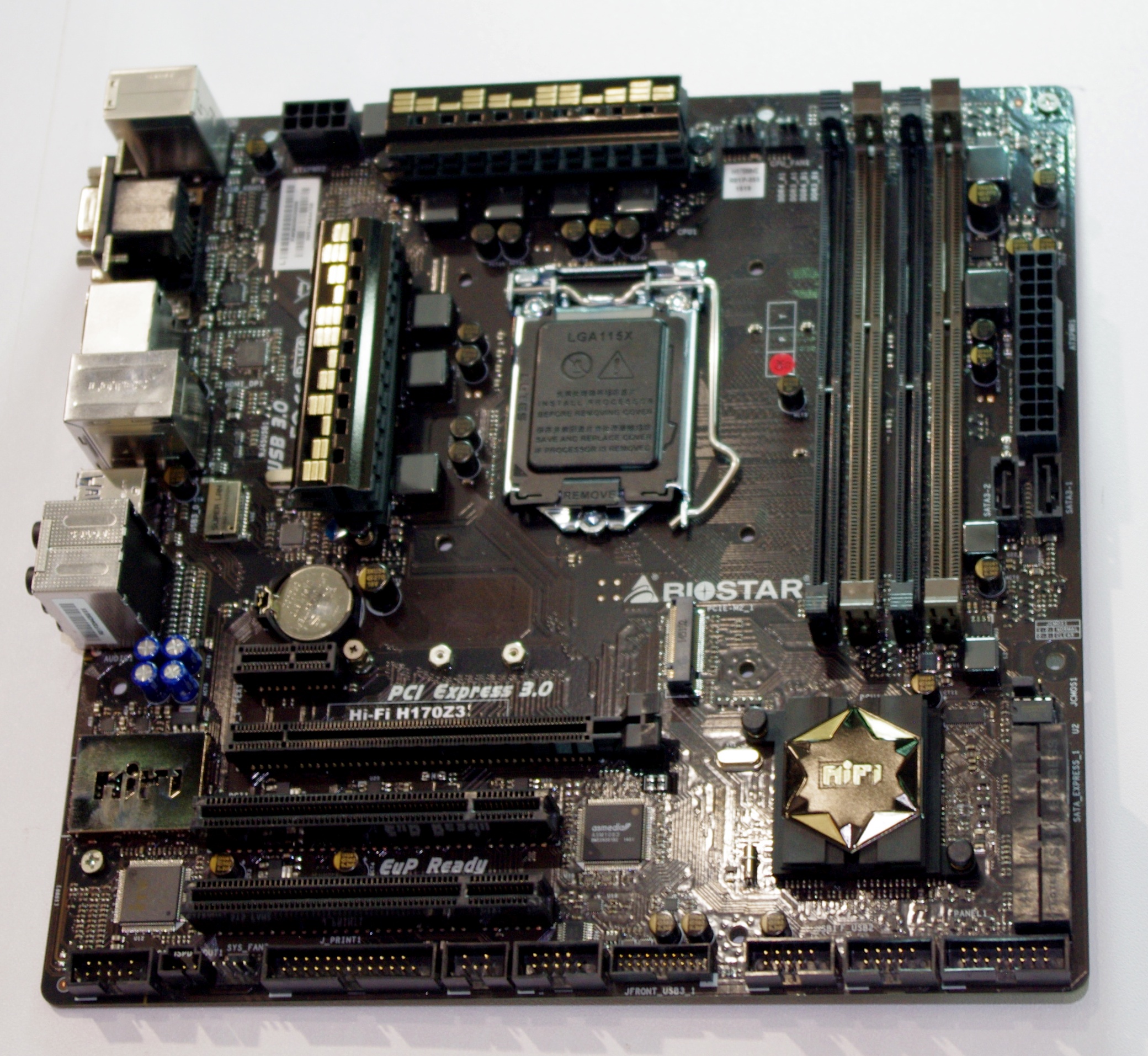 Pub Gangster Forsendelse Motherboards with DDR3L and DDR4: Biostar