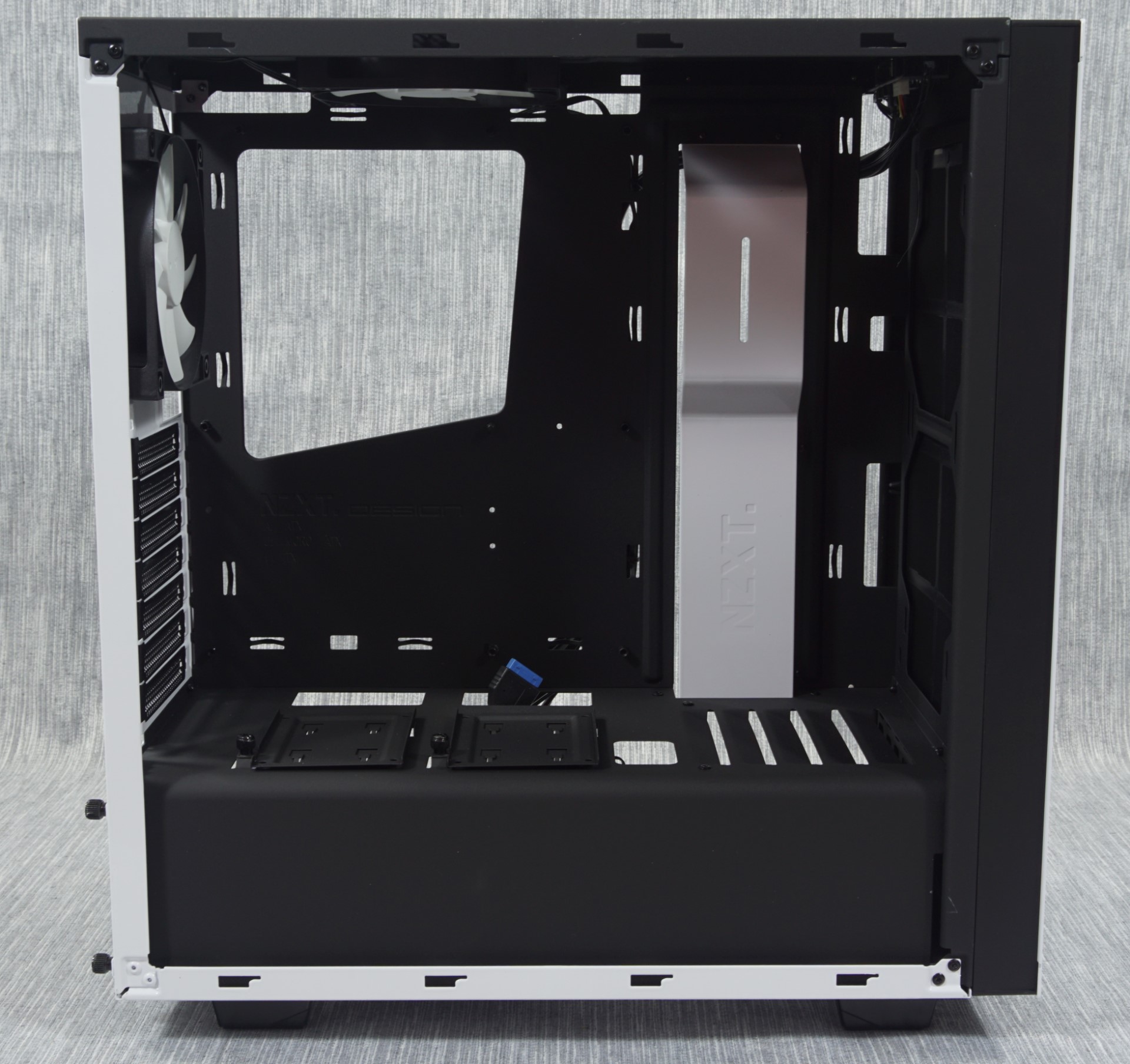The Interior of the NZXT S340 - The NZXT S340 Case