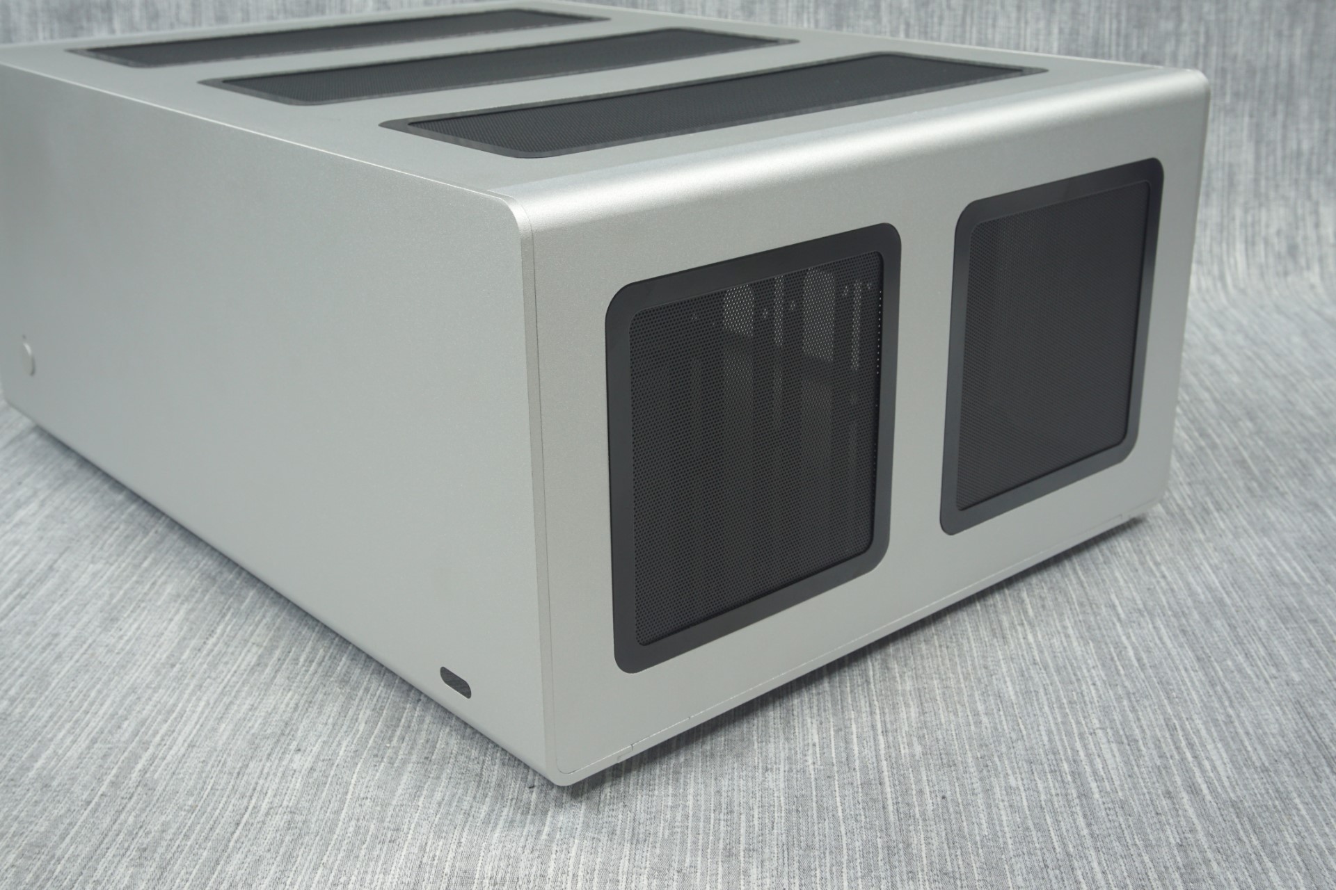 The Streacom F12c Aluminum Desktop Case Review