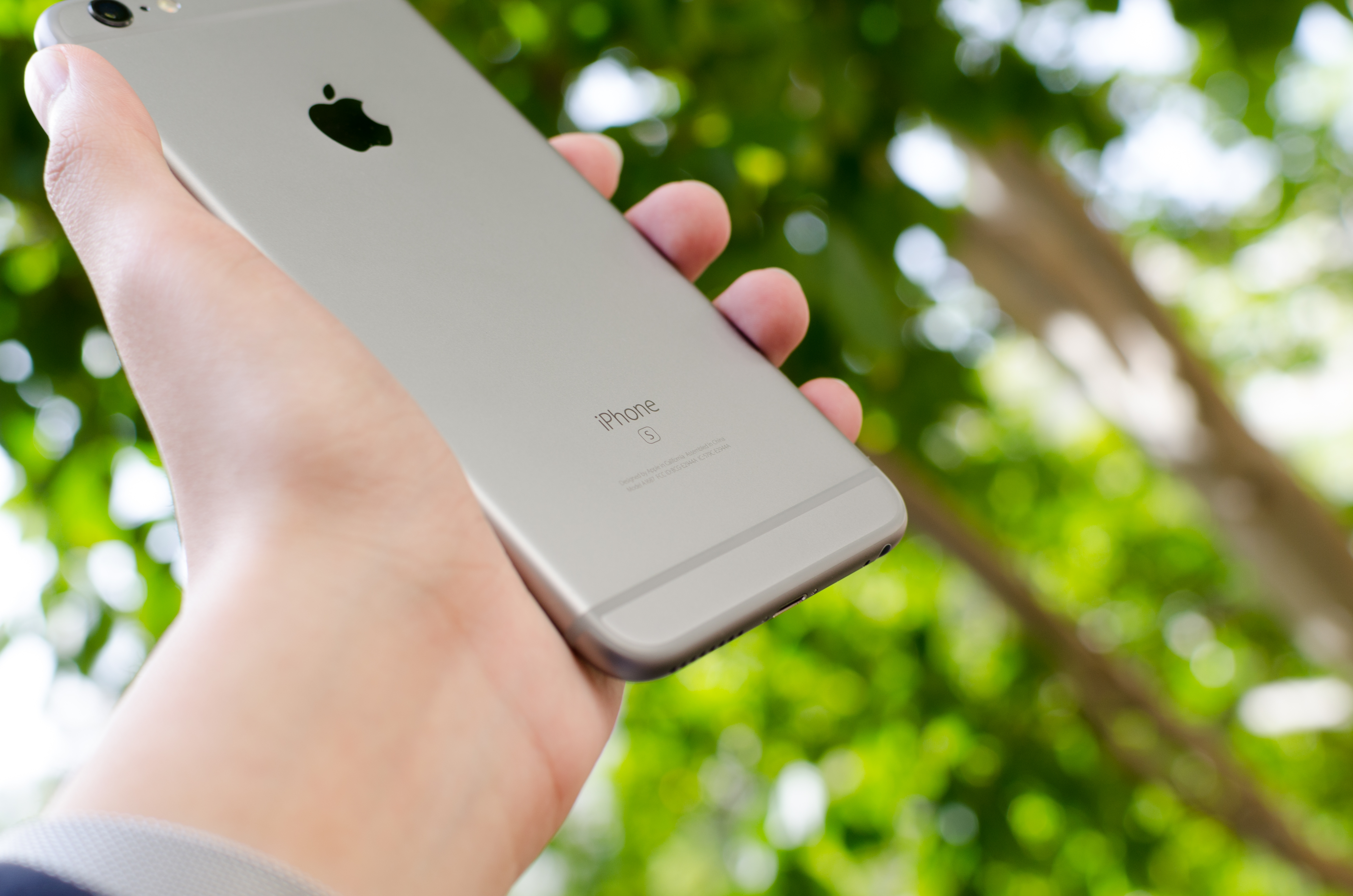 Apple iPhone 6S review: The oldest iPhone can't compete with Apple's newer  models - CNET