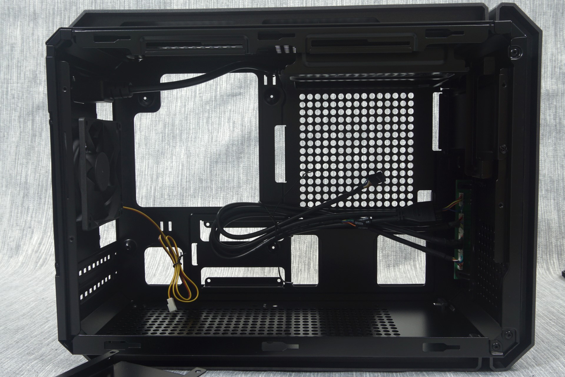 The Interior of the Cougar QBX Case - The Cougar QBX Mini ITX Case Review