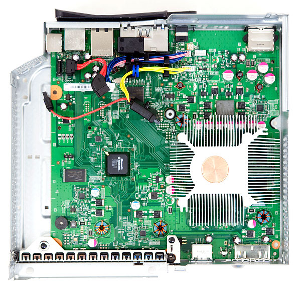 Xbox 360 Slim, Hardware