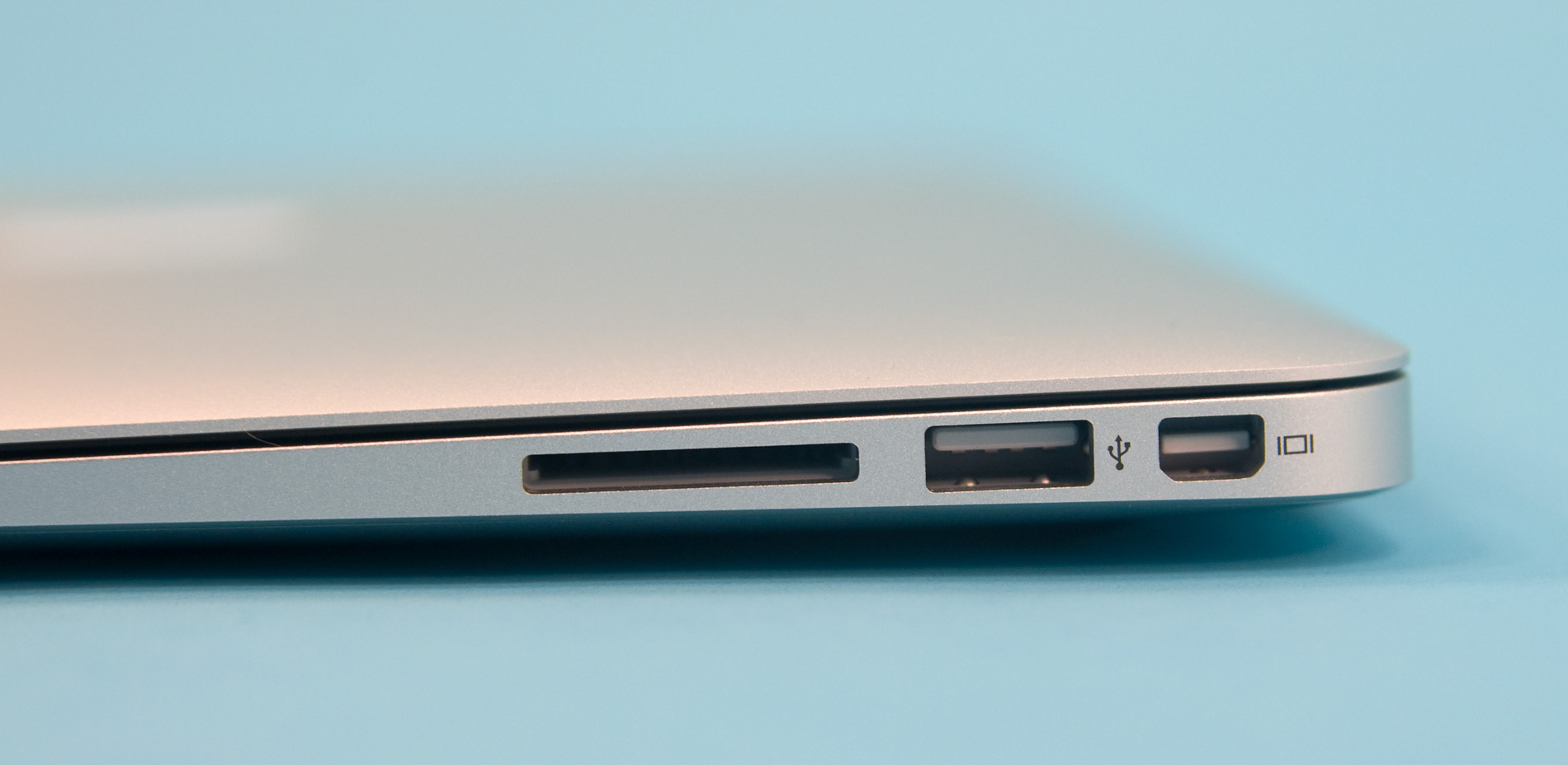 macbook air sd card slot specs