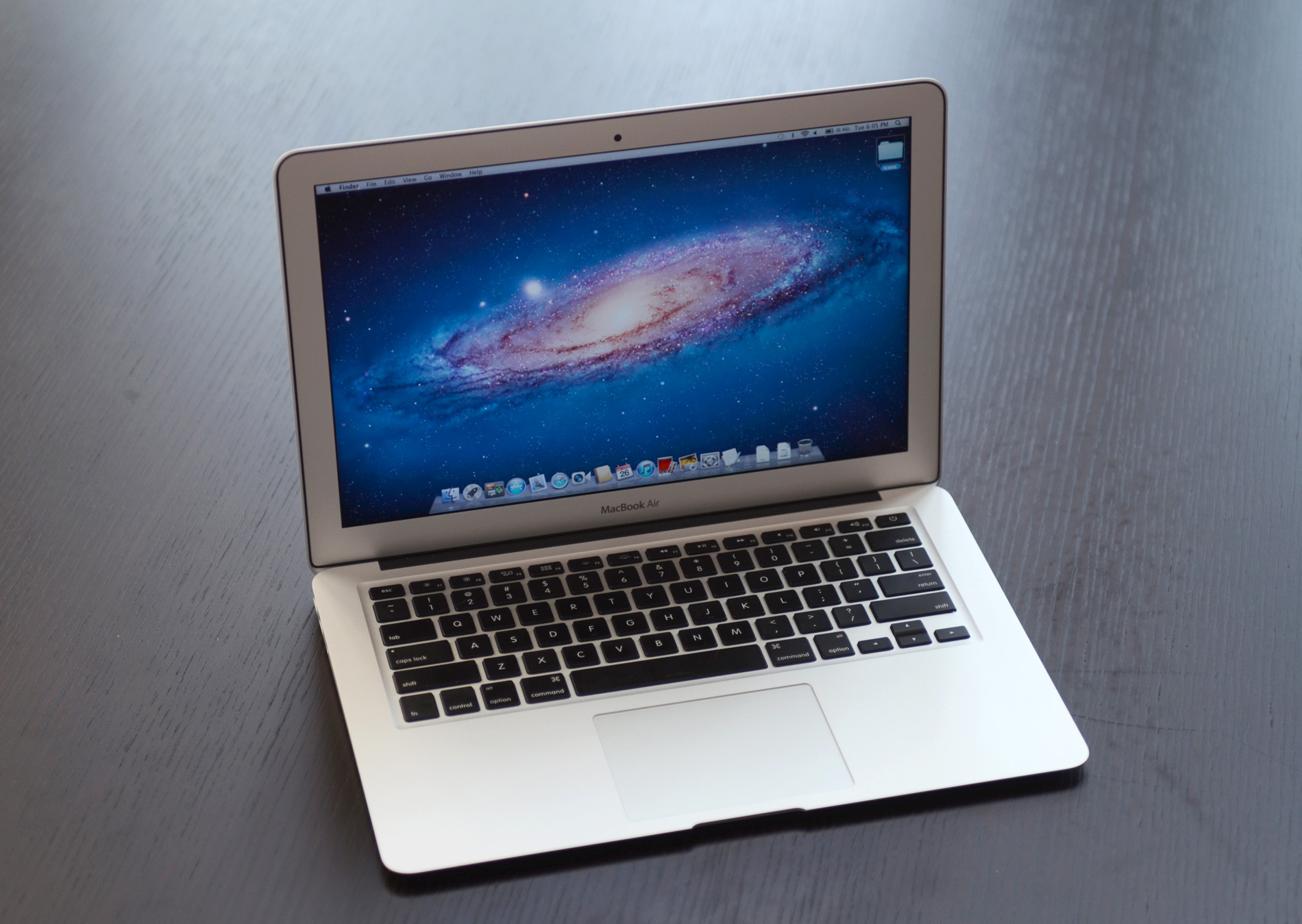 A Closer Look at The 11 & 13 - The 2011 MacBook Air (11 & 13-inch