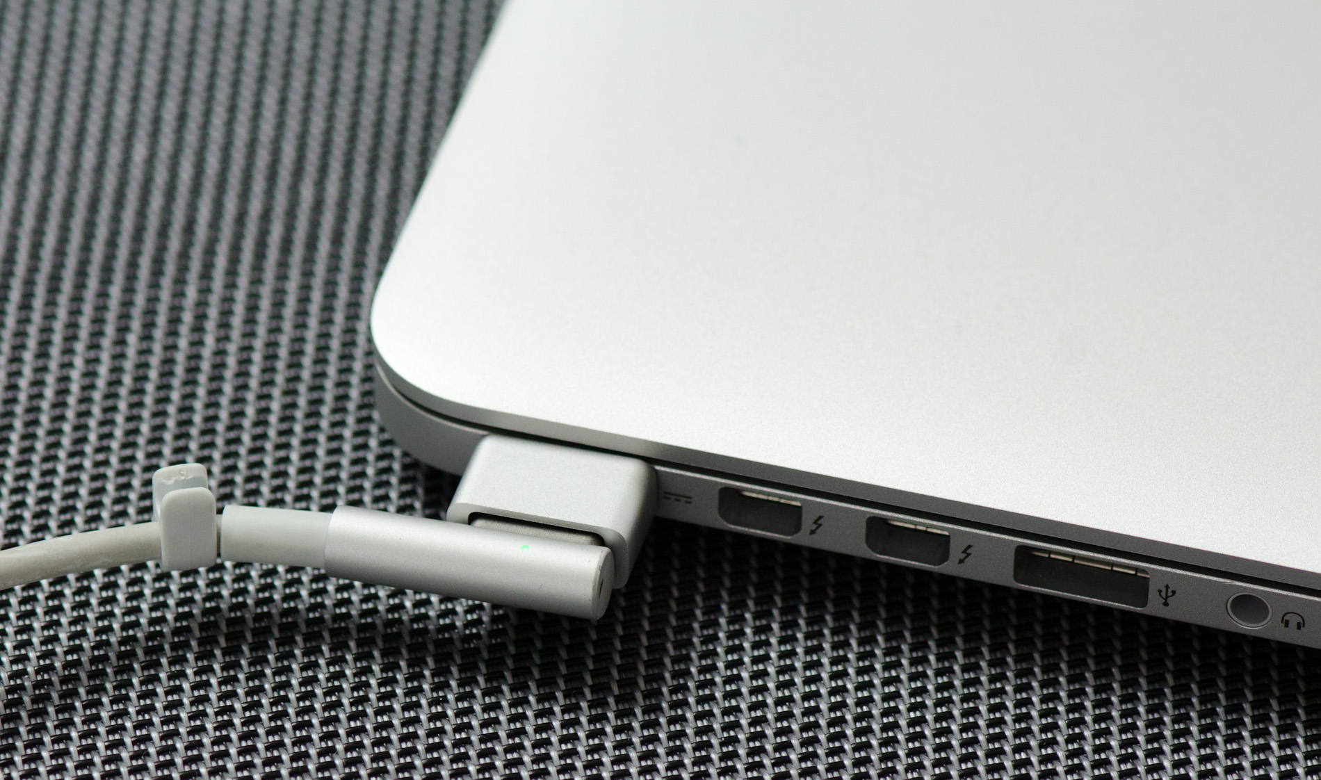 adapter magsafe power 2 &  with MacBook  Display Retina Pro gen Expansion Ports The next Review