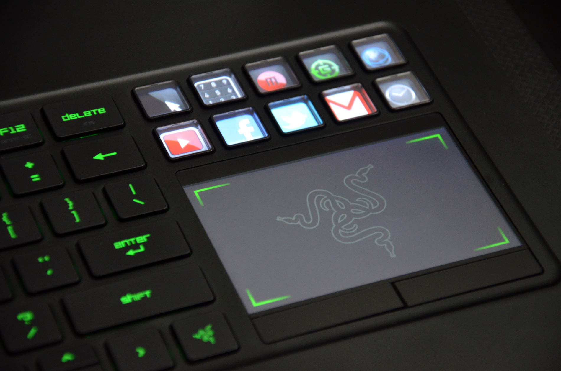 razer blade mouse pad