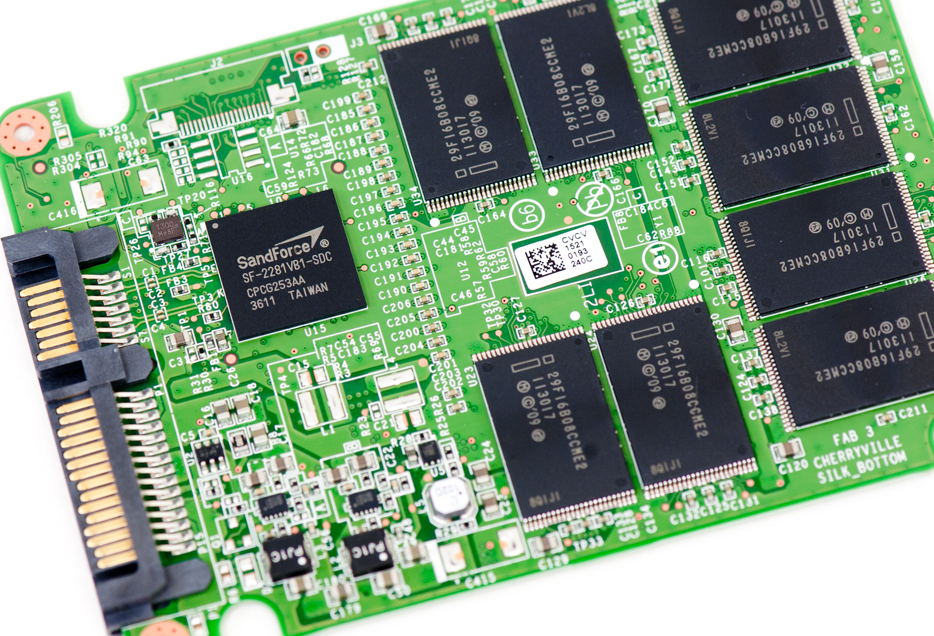 Чип памяти ssd. Контроллер памяти ссд. Intel SSD 520 Series. Чипы SSD SATA. Чипы памяти Интел.