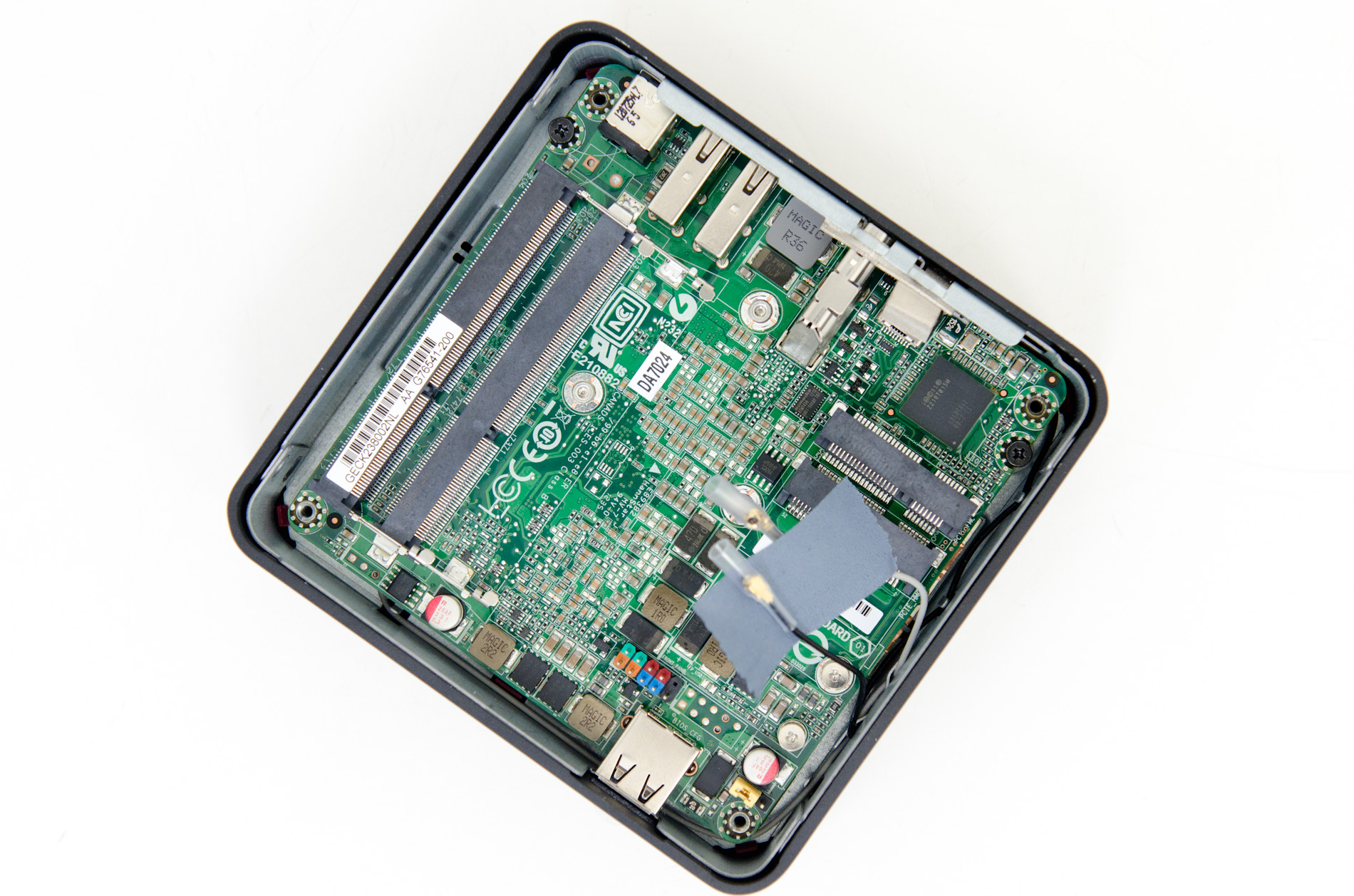 intel nuc 3217iye