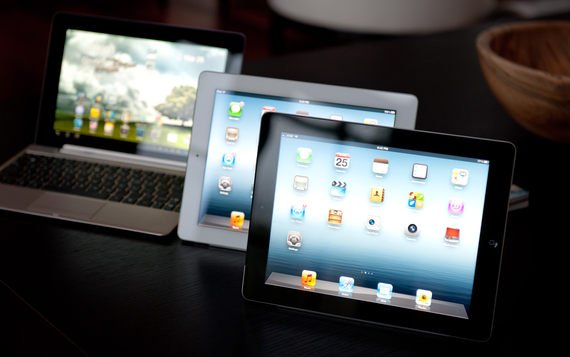 The Display: In Practice - The Apple iPad Review (2012)